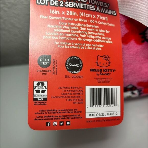 NWT Hello Kitty Valentines Hand Towels - Picture 4 of 4